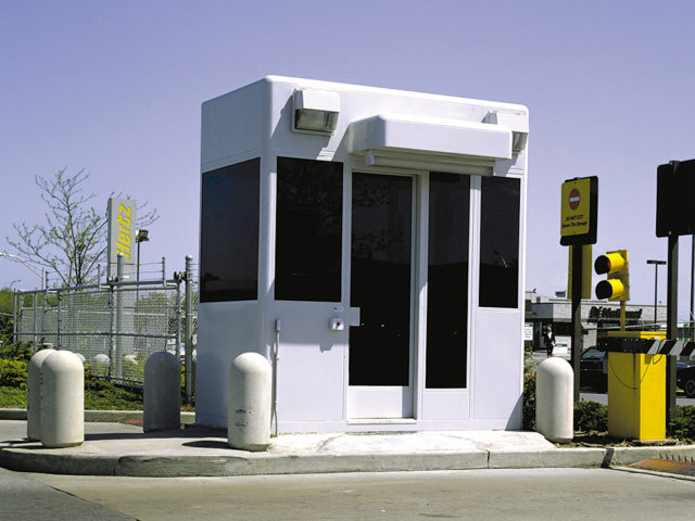 Deluxe Guard House
